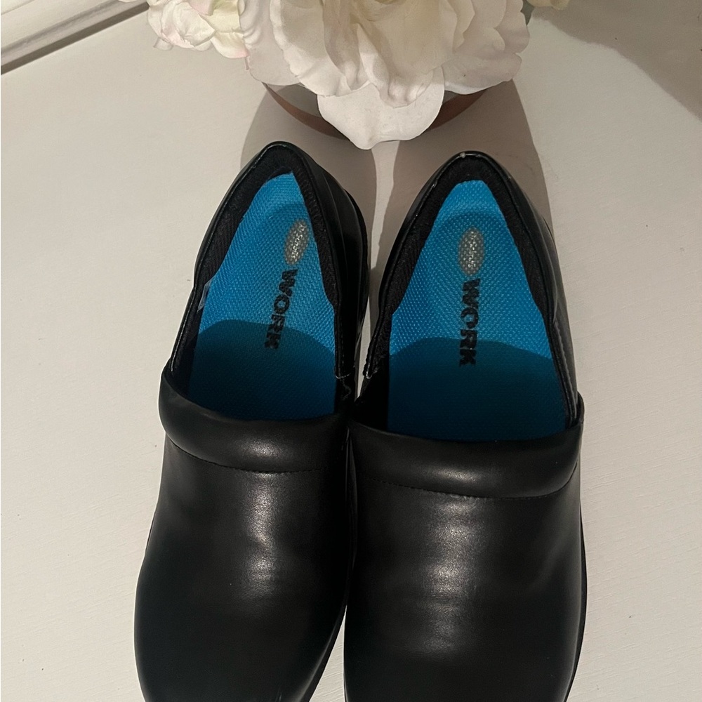 Dansko Work Clogs - Picture 4 of 9
